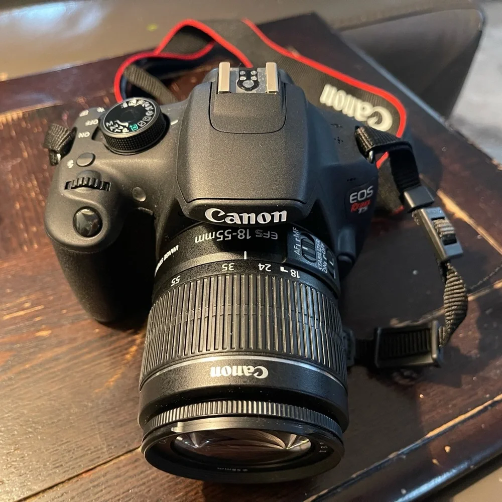 Canon EOS Rebel T5i DSLR Camera 700d + 18-55mm IS II - Excellent!